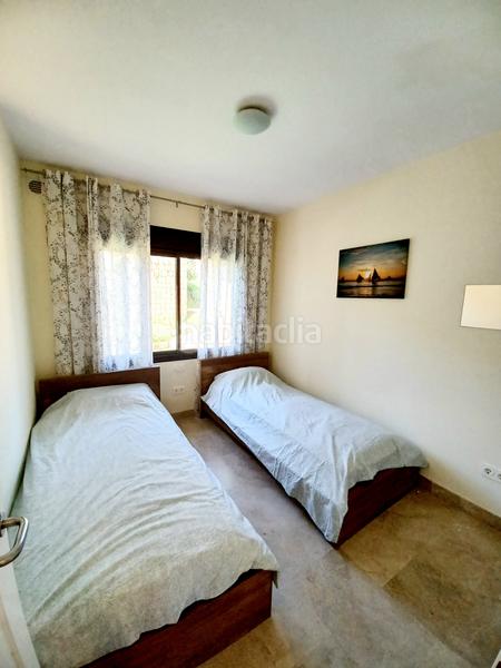 Foto ee2b1da2-6325-45bd-a725-0c5db3926672. Lloguer planta baixa amb aparcament piscina a La Alcaidesa