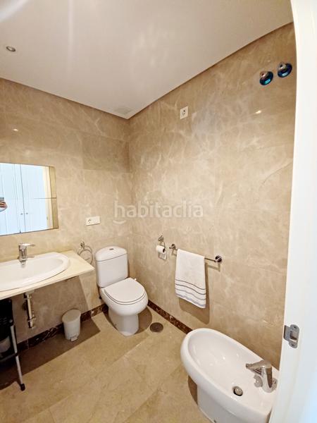 Foto f3487e39-2d02-4fd0-aef1-cb1f360c22bd. Lloguer planta baixa amb aparcament piscina a La Alcaidesa