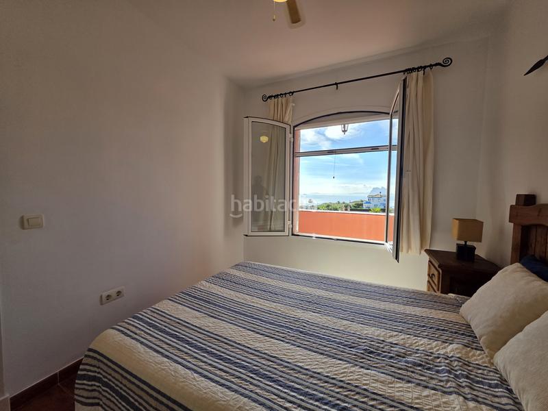 Foto 06db108f-5f34-4cc4-bb93-54311bf16300. Casa adossada amb aparcament piscina a La Alcaidesa