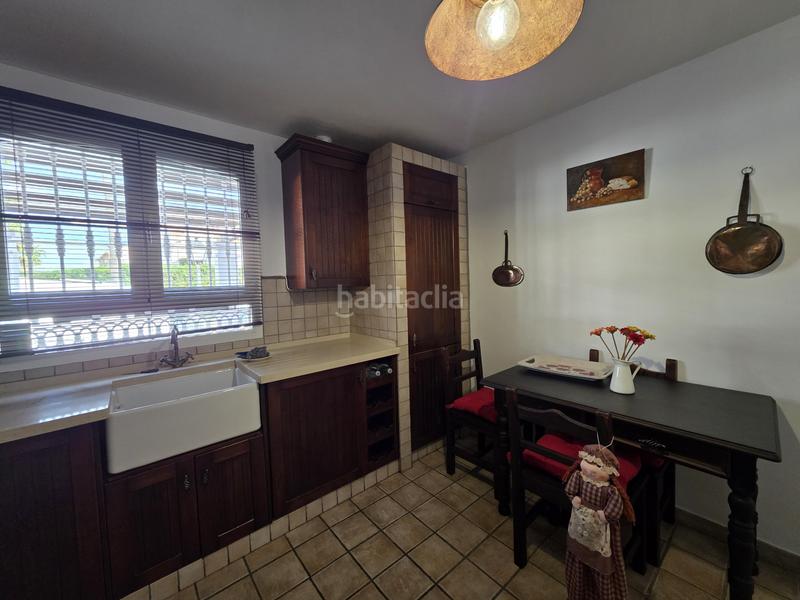 Foto 22db1e09-be9a-4dd0-a1e0-a952bbbe05a5. Casa adossada amb aparcament piscina a La Alcaidesa