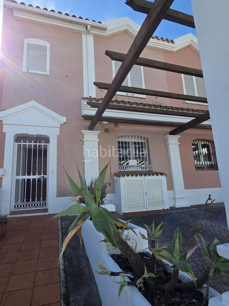 Foto 31d09592-a5be-4084-a21f-88895de5030f. Casa adossada amb aparcament piscina a La Alcaidesa