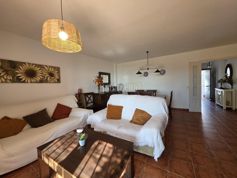 Foto 3fff34d0-0e08-4129-9a69-217030ed0e21. Casa adossada amb aparcament piscina a La Alcaidesa