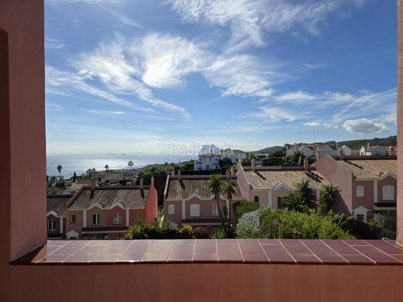 Foto 46d5cd79-f915-4213-8db0-5bb6283ce621. Casa adossada amb aparcament piscina a La Alcaidesa