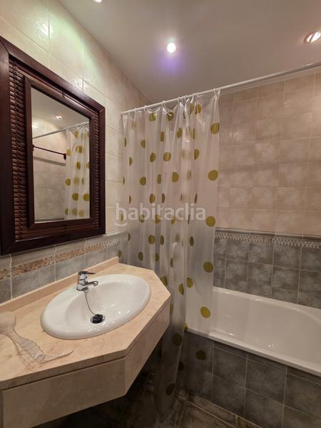 Foto 706c6ce5-f7b0-45f8-b171-172f35f3f8e2. Casa adossada amb aparcament piscina a La Alcaidesa