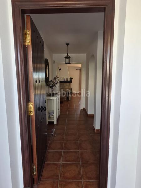 Foto a4056fb9-7169-463b-a7e5-2d9772ed8bfb. Casa adossada amb aparcament piscina a La Alcaidesa