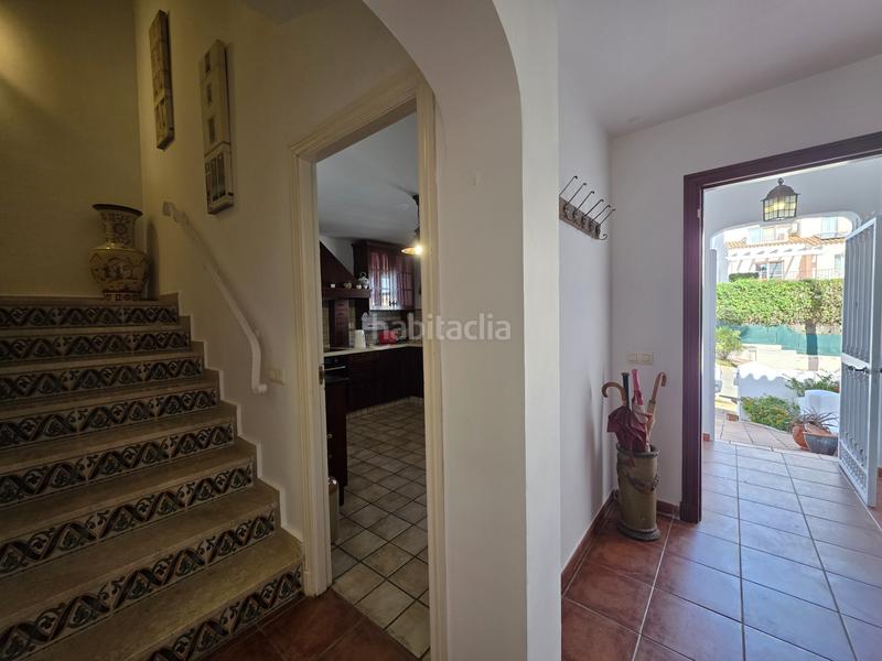 Foto b74de75c-543c-4a25-bd9c-2400050d23a1. Casa adossada amb aparcament piscina a La Alcaidesa