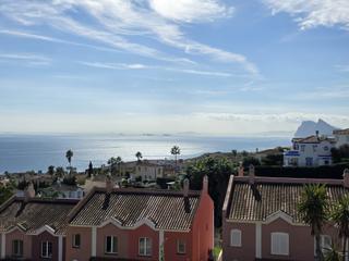Casa a schiera in La Alcaidesa. Encantadora casa de 3 dormitorios con vistas al mar en alcaidesa