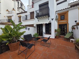 Reihenhaus en La Alcaidesa. Gran oportunidad y encantadora casa adosada en el coraz�n de alc