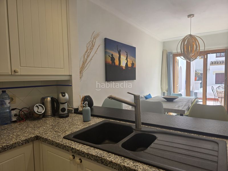 Foto ac7625f2-6732-49a7-acd4-b7c79c23825c. Casa adossada amb piscina a La Alcaidesa