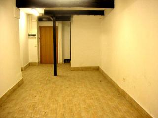 Lloguer Local Comercial a Área Romántica. Céntrico sótano a estrenar.