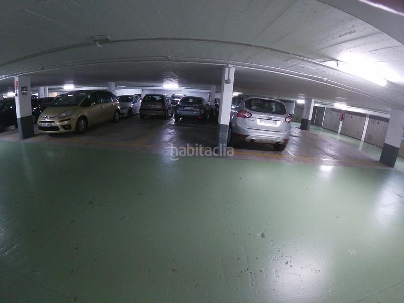 Foto 9bd1b725-dddc-4683-b9f5-13b7ade1eb57. Alquiler parking coche raya garaje para coche grande. en Donostia - San Sebastián