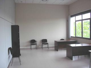 Affitto Ufficio en Aorga-Zubieta. Oficina exterior de 100 m2.