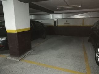 Lloguer Aparcament cotxe  Bergara kalea. Garaje raya para coche y moto.