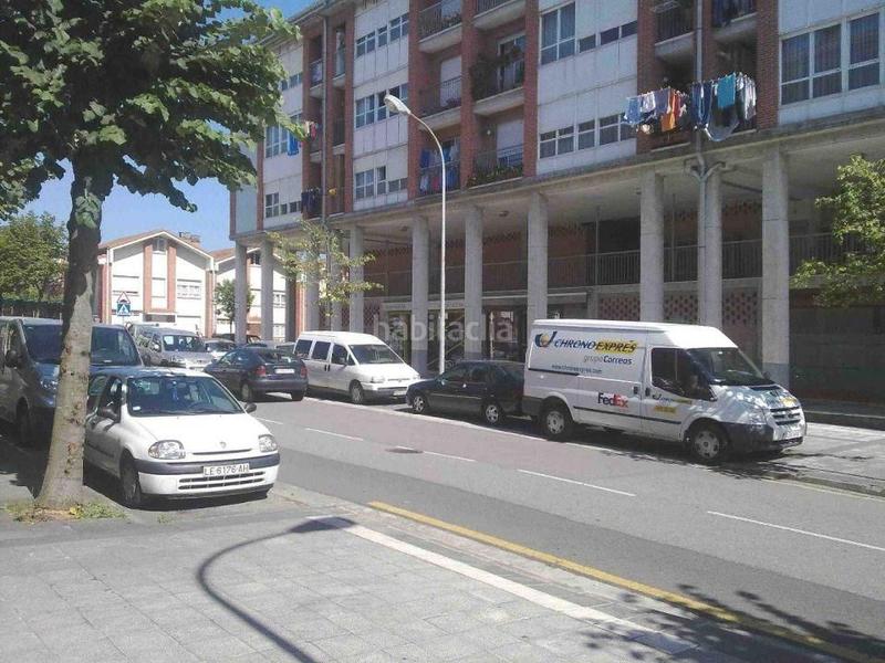 Foto 5caaa1a4-58f9-4b87-85df-4d3bc0fc50a9. Local comercial local céntrico en edificio de reciente construcción. calle errekalde. en Urnieta
