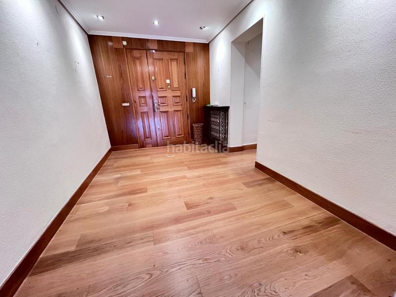 Foto 8b0f1e3f-4ba4-4f54-a172-69db59807db4. Etagenwohnung mit heizung in Ensanche Vitoria - Gasteiz