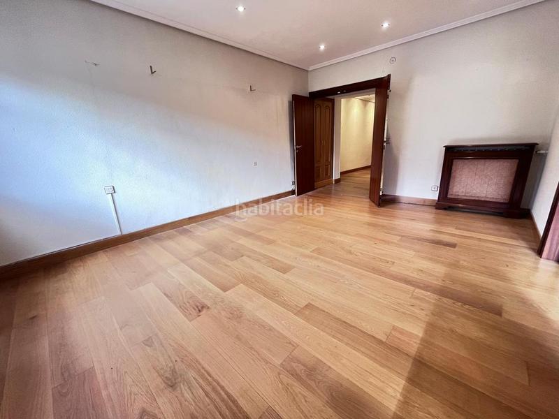 Foto a2dfabcc-f396-40c5-ac7c-2ddee6c7d35a. Etagenwohnung mit heizung in Ensanche Vitoria - Gasteiz
