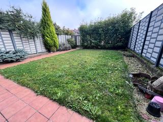 Casa  Lech walesa. Chalet con jardin en la mejor zona de zabalgana