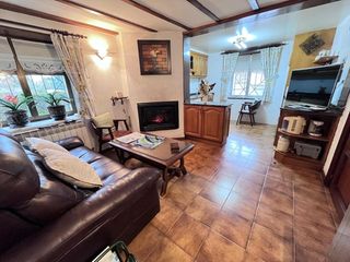 Maison à Zona Rural Suroeste. Casa con txoko y huerta en parcela 1.800 m2