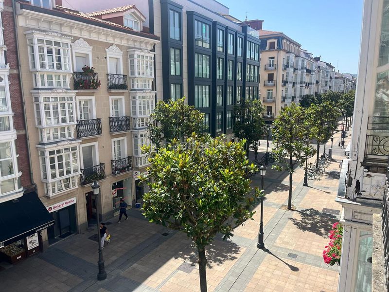 Foto 7761ad86-48c7-4813-8584-95a25e7c494e. Pis a Ensanche Vitoria - Gasteiz