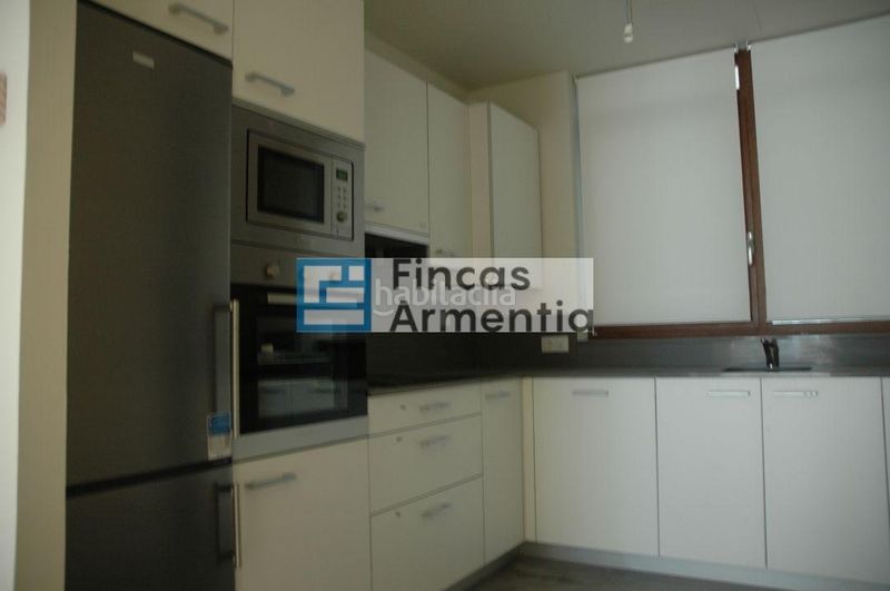 Foto e29fed90-9d3b-485b-a4c3-ac41ce400a84. Pis a Ensanche Vitoria - Gasteiz