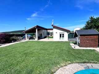 Casa a Ribera Alta. Chalet individual de única planta y a 20 minutos de vitoria