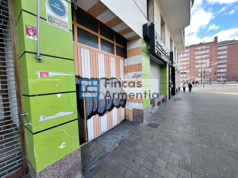 Foto 6ba36ac8-4468-48b6-819f-0660756d0e45. Aparcament cotxe a Coronación Vitoria - Gasteiz