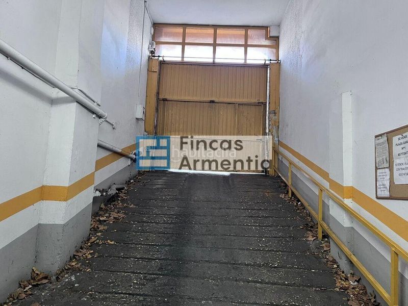 Foto a1de9f62-165f-44db-87c0-a63d1a4245c0. Aparcament cotxe a Coronación Vitoria - Gasteiz