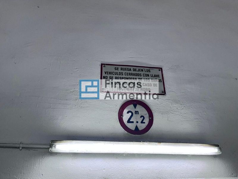 Foto e1c509b0-9f71-4210-bd51-c129807c0ece. Aparcament cotxe a Coronación Vitoria - Gasteiz