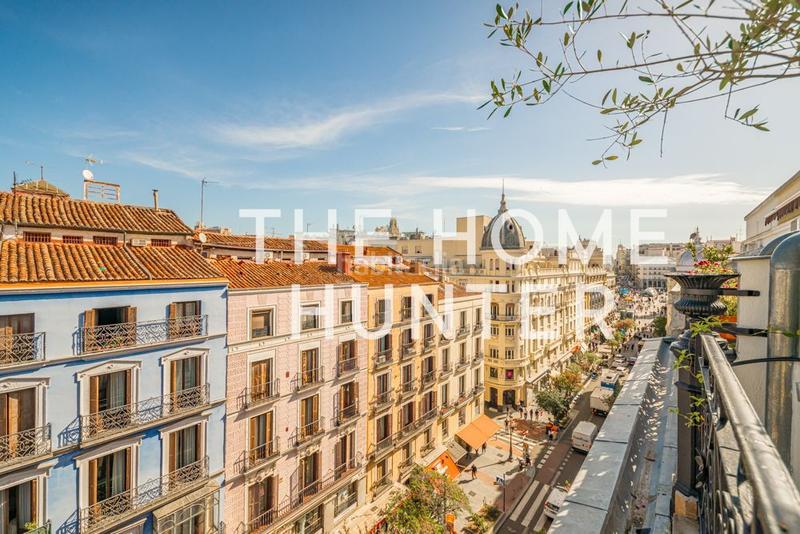 Foto 15ffb0a1-3320-4542-9817-06fd54282e7a. Piso  de lujo de 145 m2 con vistas y terraza en venta en palacio, en Madrid