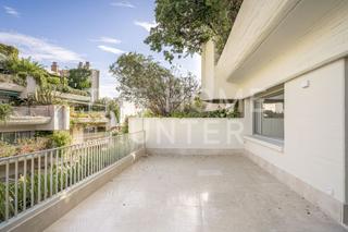 Àtic  Santa cruz de marcenado. Ático de lujo de 169 m2 con vistas y terraza en venta en univers