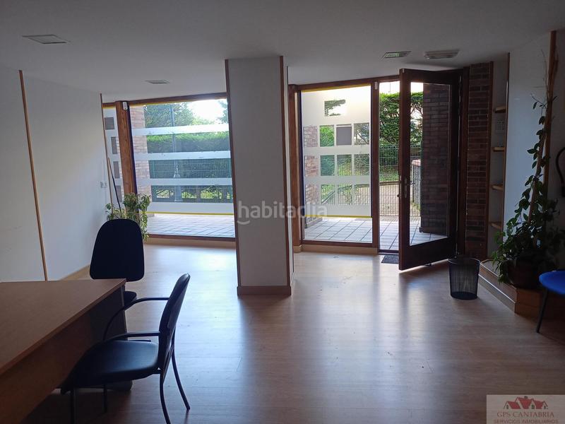 Foto 520f878d-a903-42e8-9d7f-51698f4a83bd. Local commercial dans avda. de cantabria 26b dans Maliaño Camargo