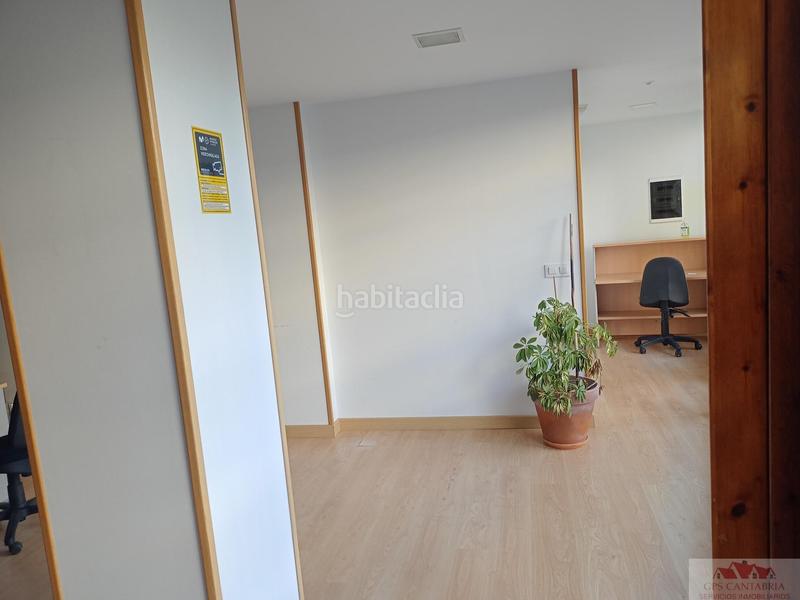 Foto 720d0c81-a7e8-415c-8ea3-82740d33b603. Local commercial dans avda. de cantabria 26b dans Maliaño Camargo