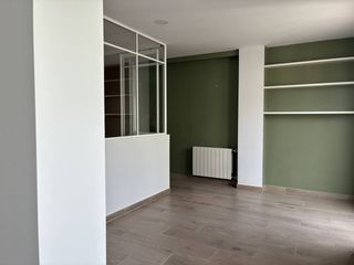 Lloguer Àtic  Calle rualasal. Piso recién reformado con amplia terraza al sur en pleno centro