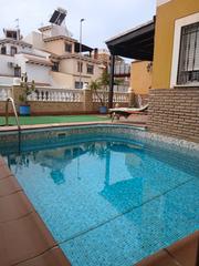 Chalet  Ronda de poniente. Chalet con piscina