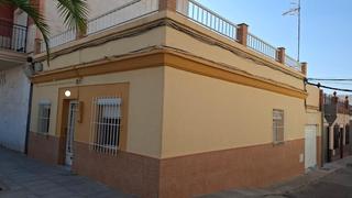 Casa a Motril  ciudad. Casa en planta baja con garaje