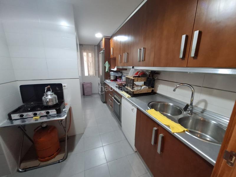 Foto 4fde32c2-dac4-467b-aa79-ac1a18fbc05d. Apartamento en avenida julio moreno 37 piso frente al puerto en Motril