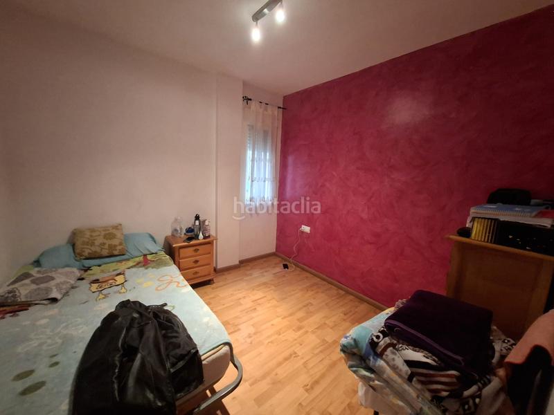 Foto 86cd5cf7-b9c9-460e-8d3d-229de8c31adf. Apartamento en avenida julio moreno 37 piso frente al puerto en Motril