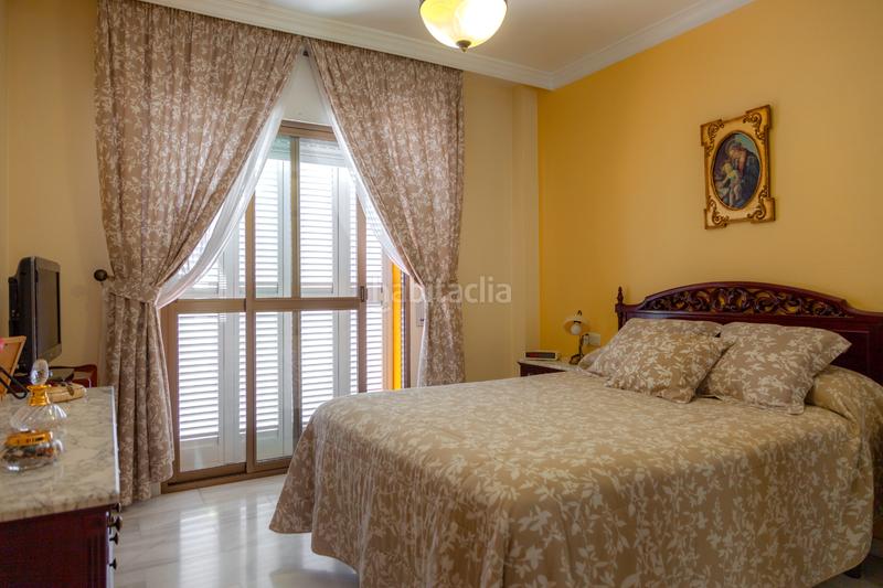 Foto 726c8d4c-ed0d-45ab-9af6-2e4bdf54bc35. Casa adosada casa con jardin en Motril ciudad Motril