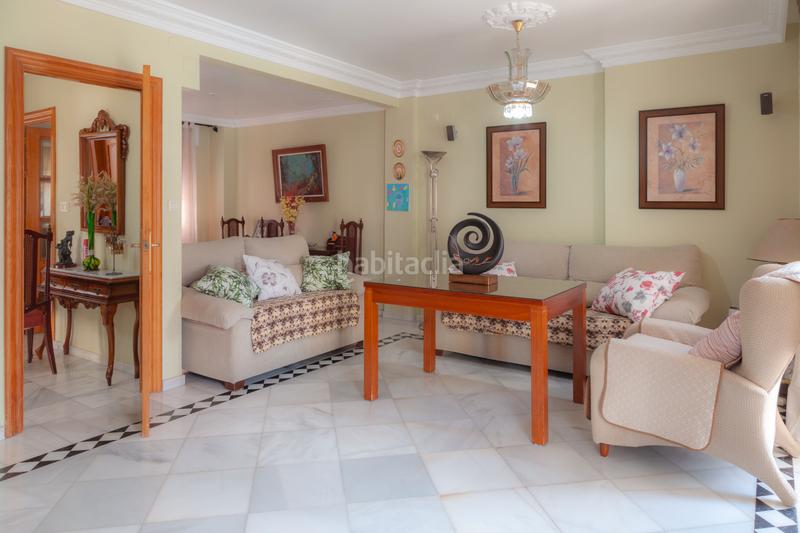 Foto 9c6f3110-4574-4f37-8cc2-5a8729ef6e94. Casa adosada casa con jardin en Motril ciudad Motril