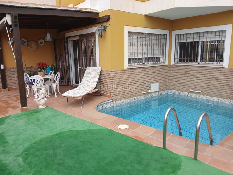 Foto 5e9b5f71-9783-47ff-b27b-ce99a8a658ba. Xalet amb xemeneia aparcament piscina a Motril ciudad Motril