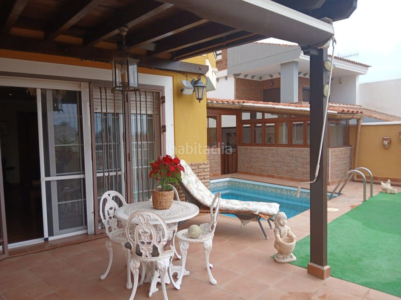 Foto e4b45096-e3e1-4cf1-b9b9-b6d4e23f971a. Xalet amb xemeneia aparcament piscina a Motril ciudad Motril