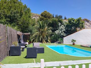 Affitto Chalet in Vélez de Benaudalla. Cortijo con piscina en alquiler meses de verano