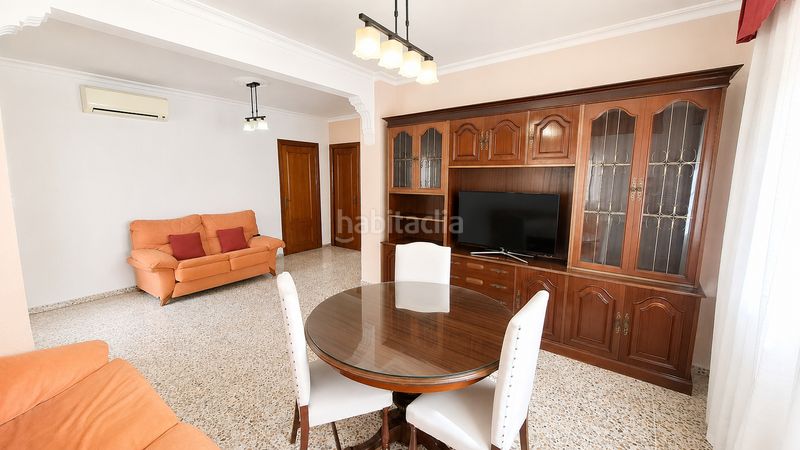Foto 8a8229c4-df3e-4b1b-9ec0-ea5fc5f326f8. Casa adossada amb aparcament a Motril ciudad Motril