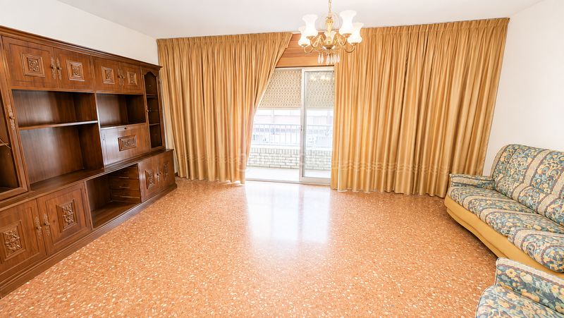 Foto c5e19c99-3361-4b63-b816-eb7c6468e6b0. Casa adossada amb aparcament a Motril ciudad Motril