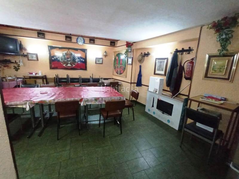 Foto d8bd73df-50a7-481a-87ff-fbc5d498bd0d. Local comercial local en venta con licencia de bar..! en Logroño