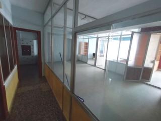 Locale commerciale in Oeste