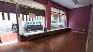 Lloguer Local Comercial a Oeste. Local comercial con gran escaparate...!