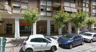 Location Local commercial  Avenida club deportivo. Local en venta club deportivo...