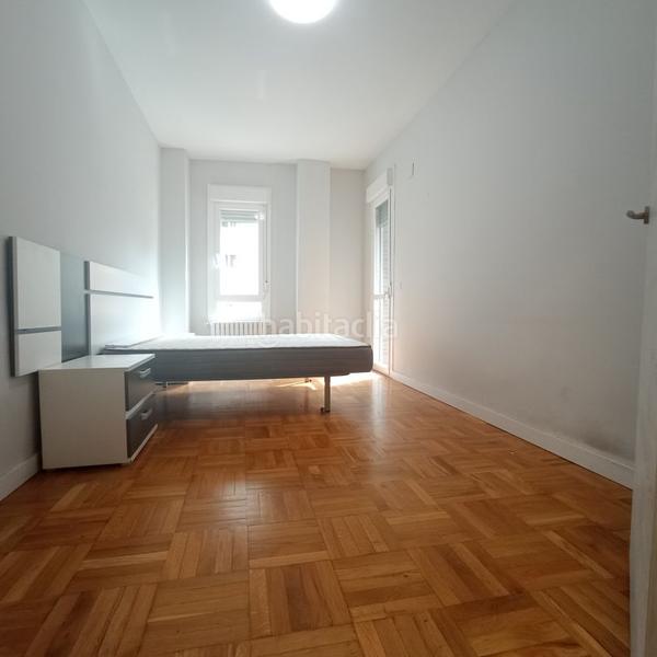 Foto 12fc5f9c-a44b-4b49-8697-601ead5997ec. Piso vivienda con vistas al parque semillero.! en Logroño