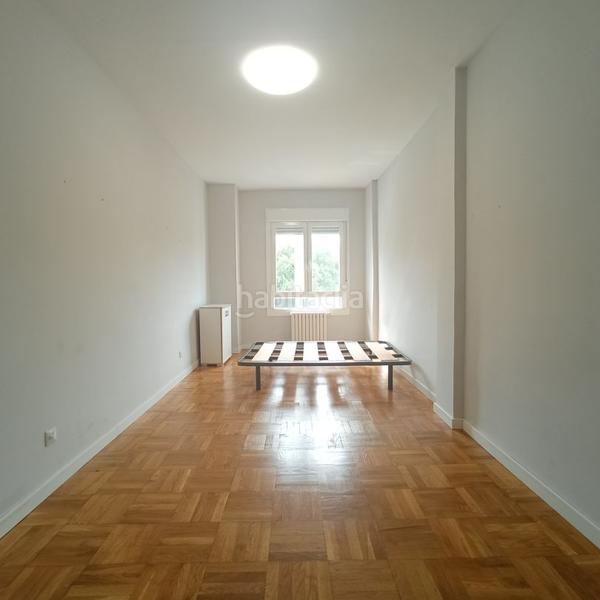 Foto 3a3d09ea-dcb0-4e24-aec1-9677bed57905. Piso vivienda con vistas al parque semillero.! en Logroño